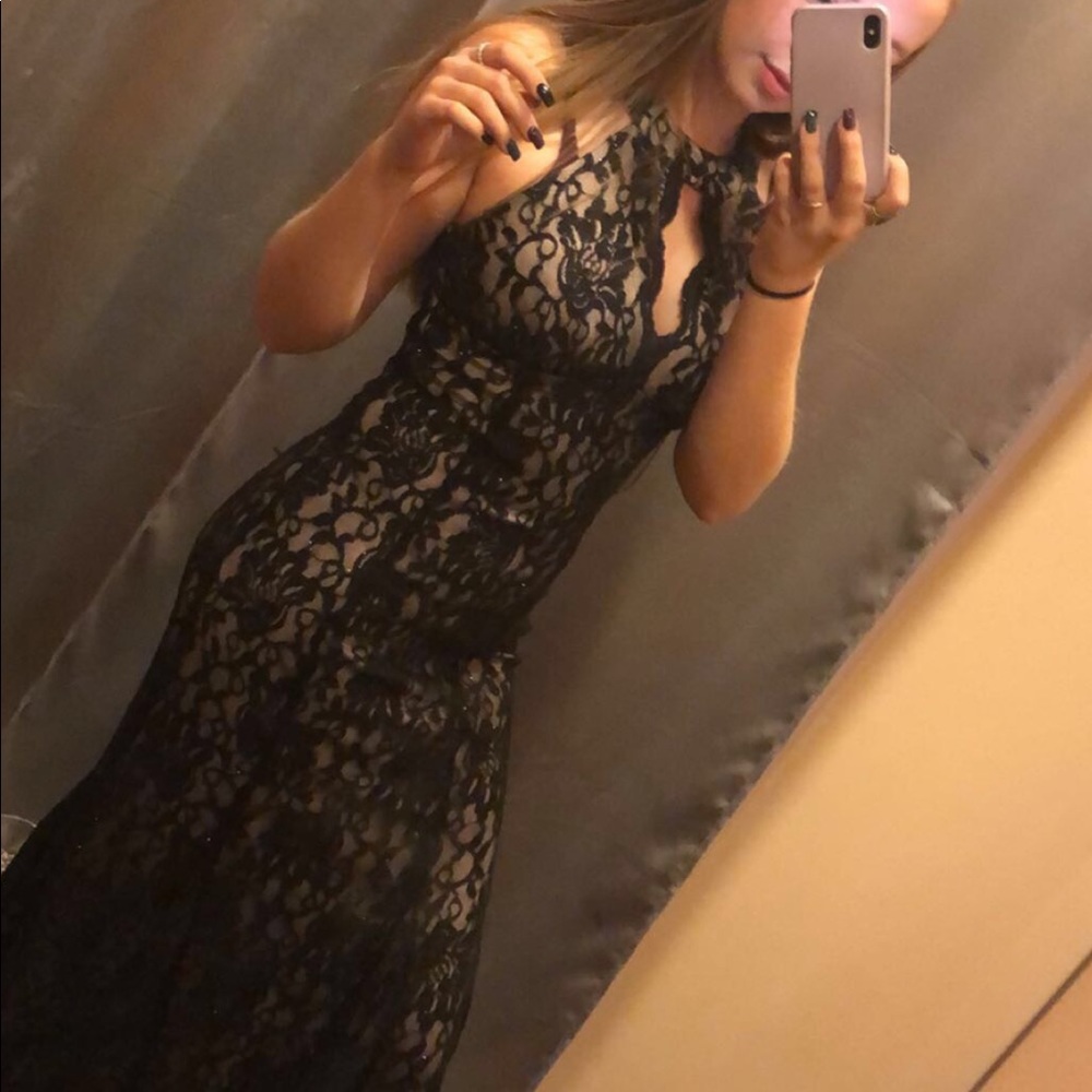 PROM DRESS!!!!!👑 - Picture 2 of 3
